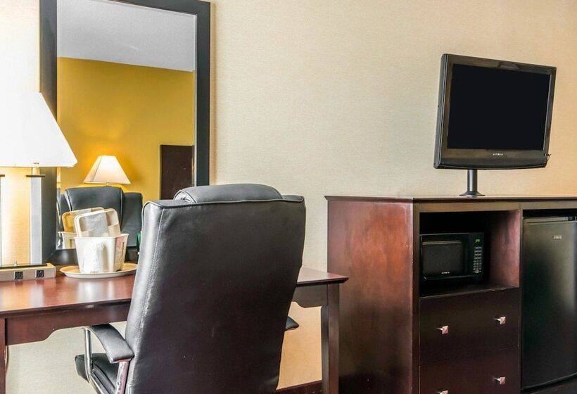 בית מלון כפרי Quality Inn