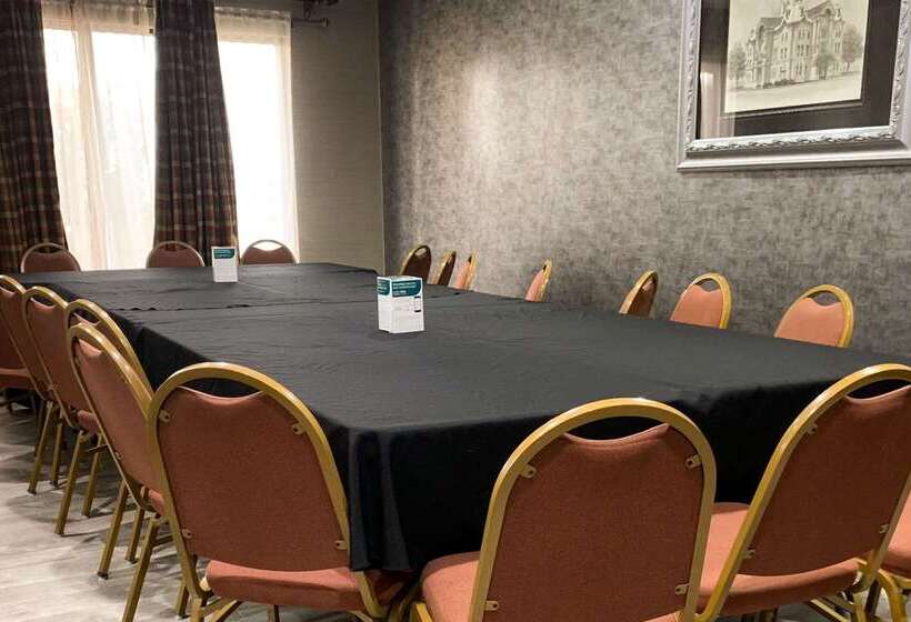 هتل Quality Inn