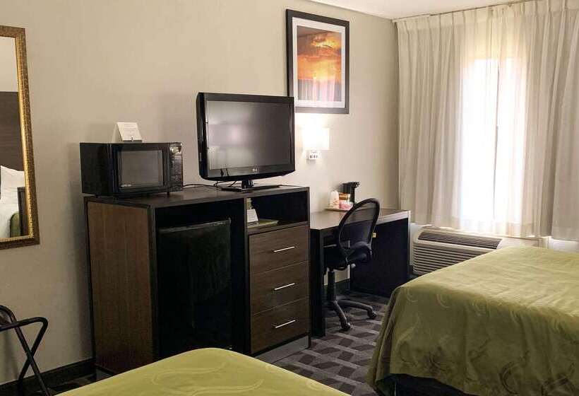 هتل Quality Inn