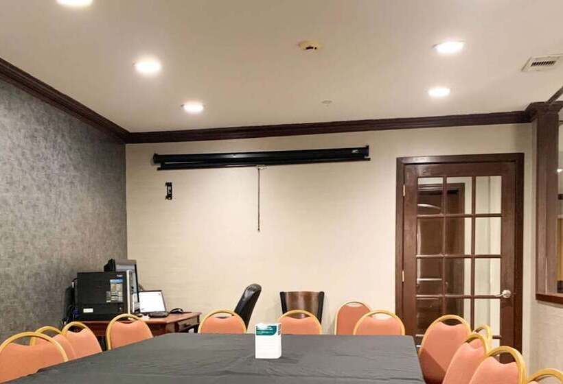 هتل Quality Inn