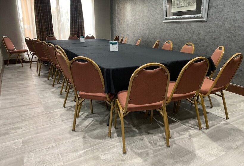 هتل Quality Inn