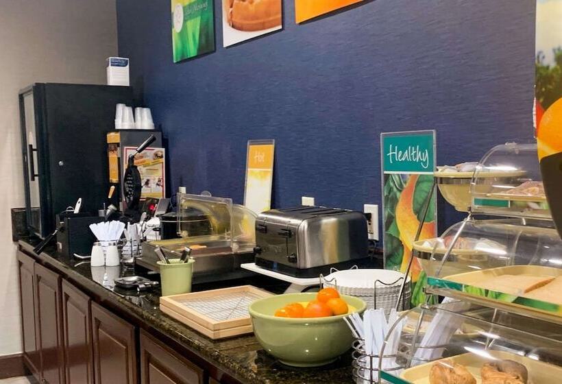 هتل Quality Inn