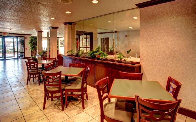 هتل Quality Inn