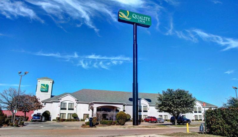 هتل Quality Inn