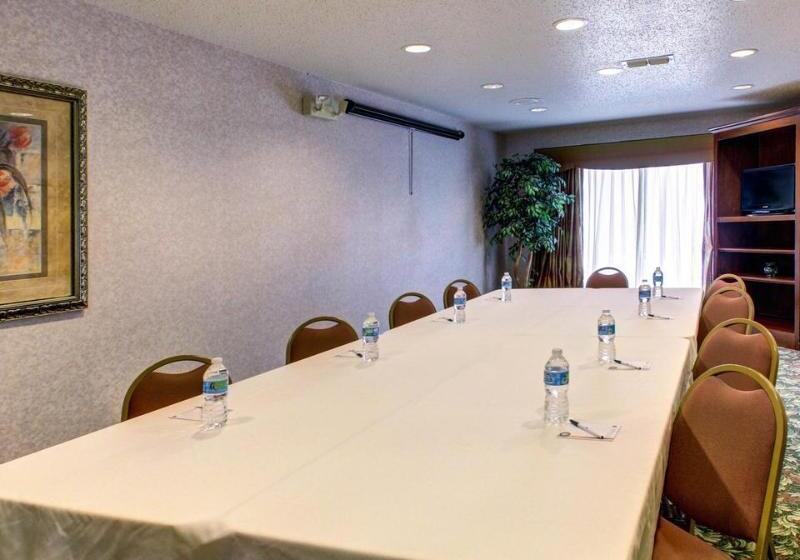 هتل Quality Inn