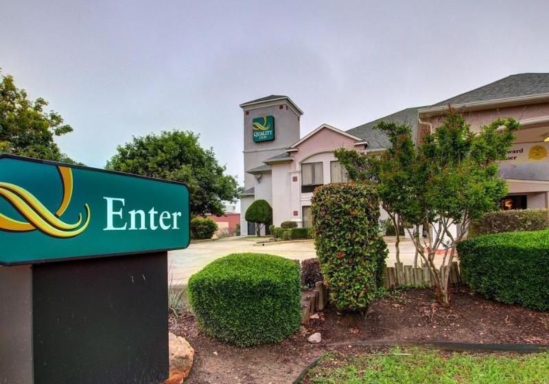 هتل Quality Inn