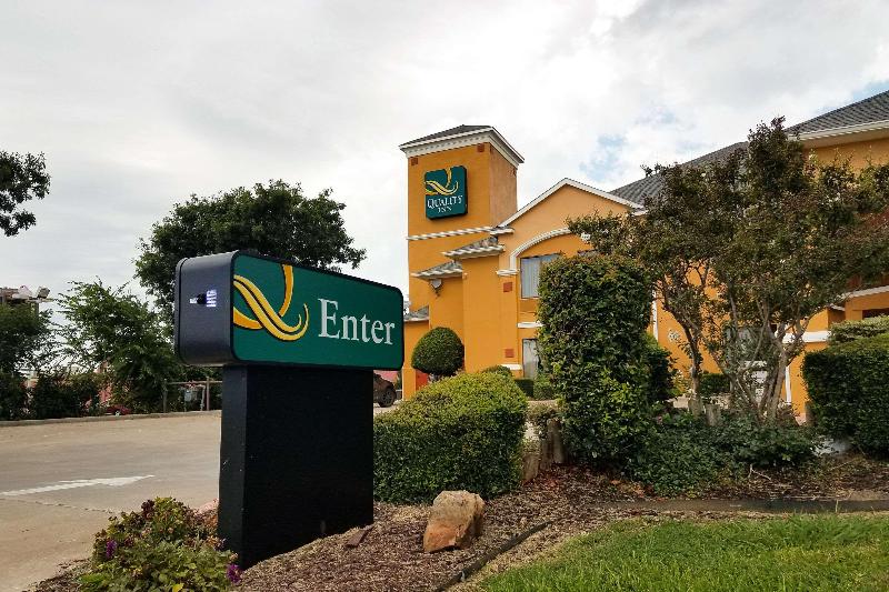 هتل Quality Inn