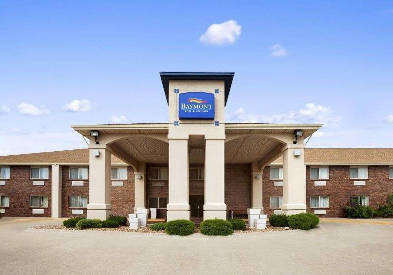 هتل Quality Inn Lincoln Cornhusker