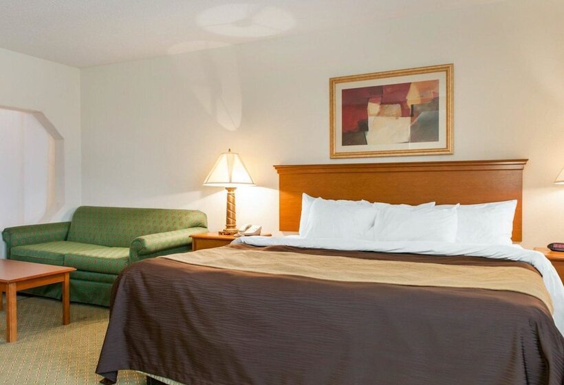 호텔 Quality Inn & Suites Near Amish Country