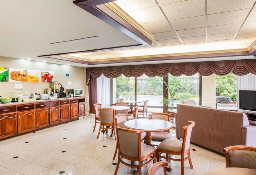 هتل Quality Inn Near Six Flags Douglasville