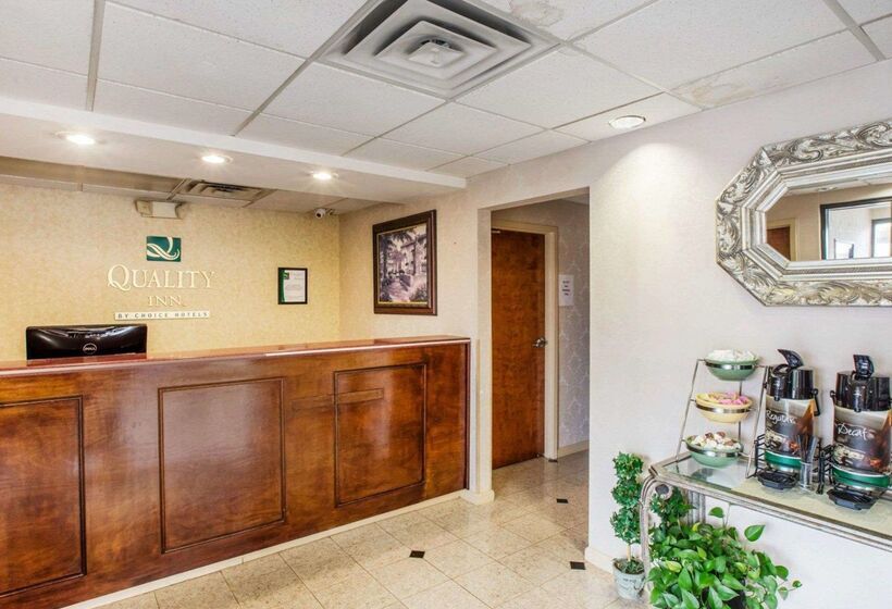هتل Quality Inn Near Six Flags Douglasville