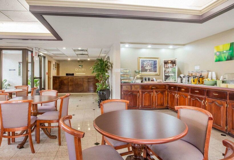 هتل Quality Inn Near Six Flags Douglasville