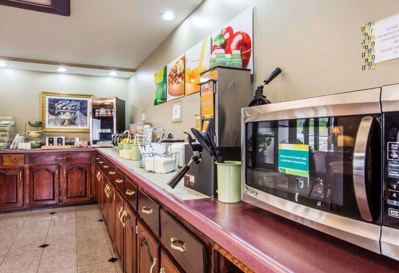 هتل Quality Inn Near Six Flags Douglasville