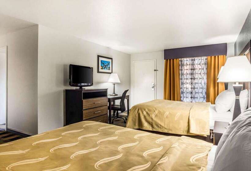 هتل Quality Inn Near Six Flags Douglasville