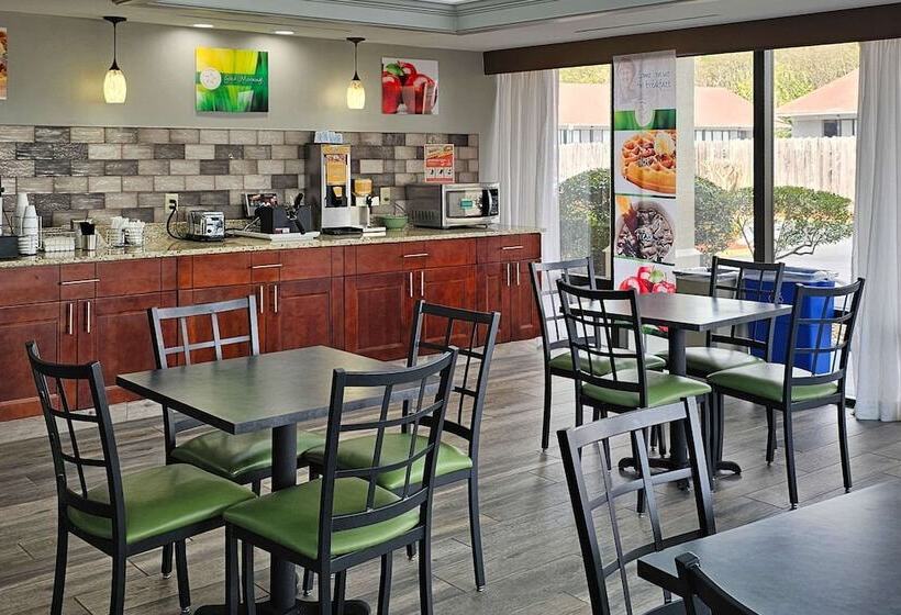 هتل Quality Inn Near Six Flags Douglasville