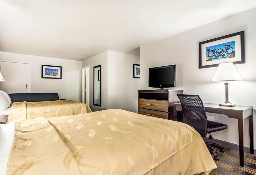 هتل Quality Inn Near Six Flags Douglasville