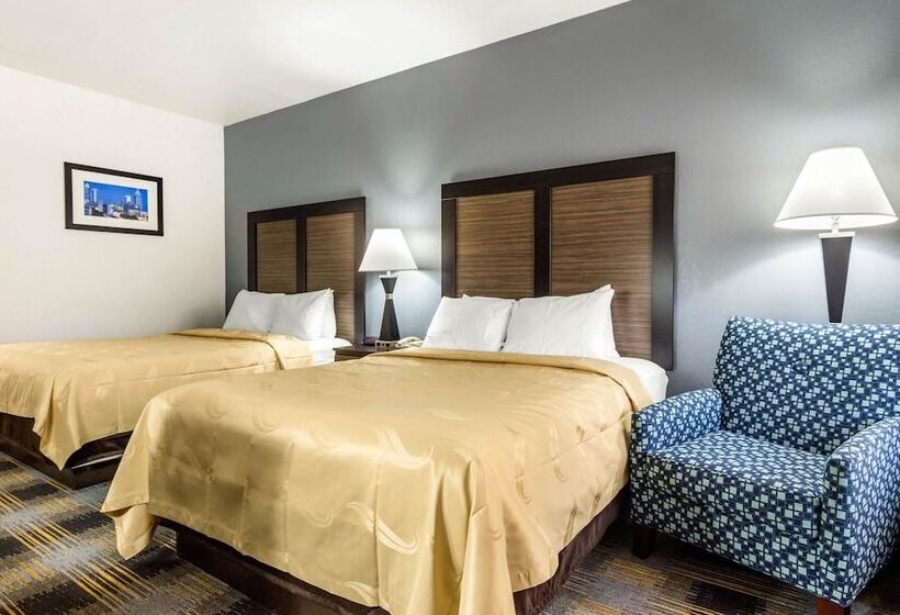 هتل Quality Inn Near Six Flags Douglasville
