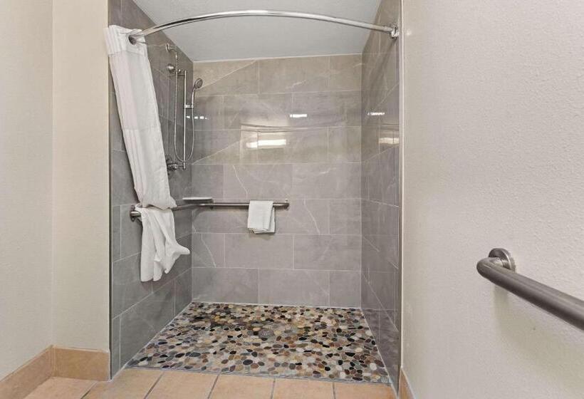 فندق Quality Inn Sandersville