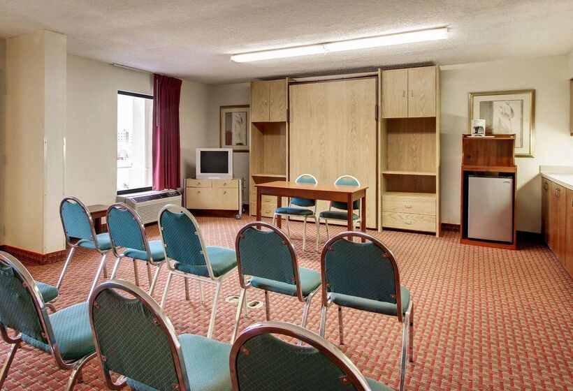 هتل Quality Inn & Suites