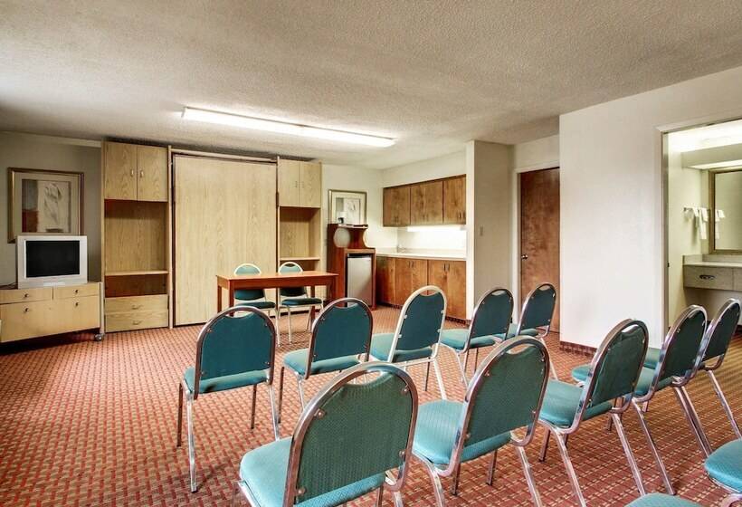 هتل Quality Inn & Suites