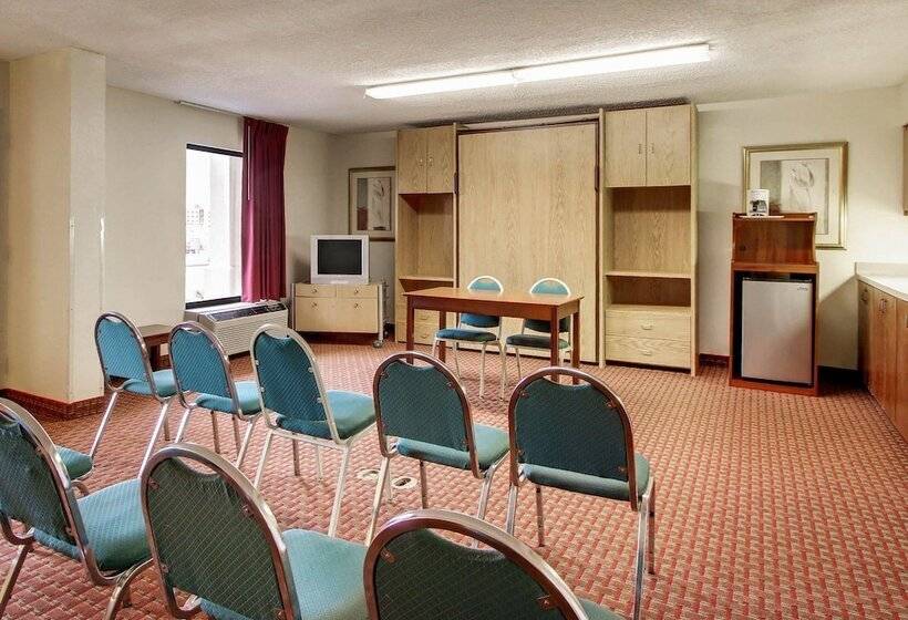 هتل Quality Inn & Suites