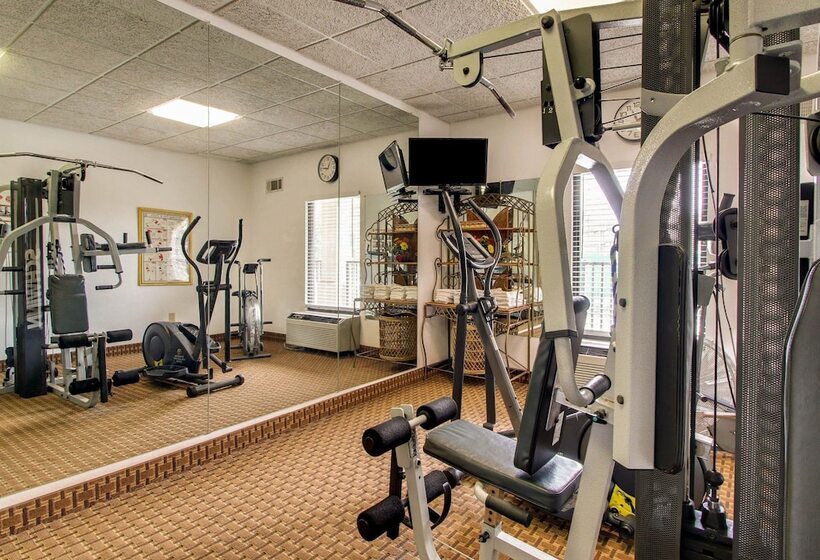 هتل Quality Inn & Suites