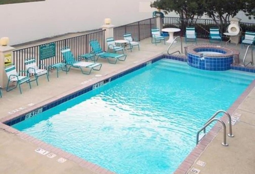 هتل Quality Inn & Suites