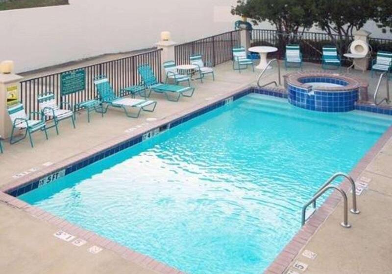 هتل Quality Inn & Suites