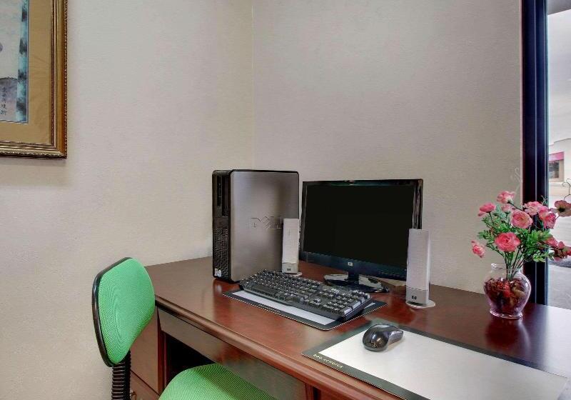 هتل Quality Inn & Suites