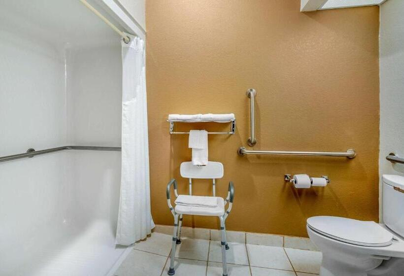 ホテル Quality Inn & Suites Jefferson City