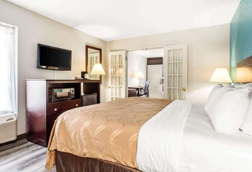 هتل Quality Inn & Suites