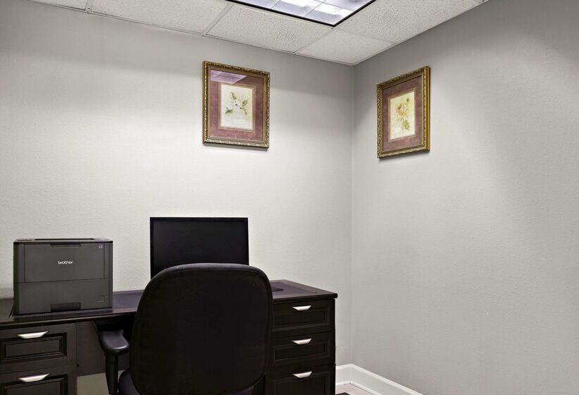 هتل Quality Inn & Suites