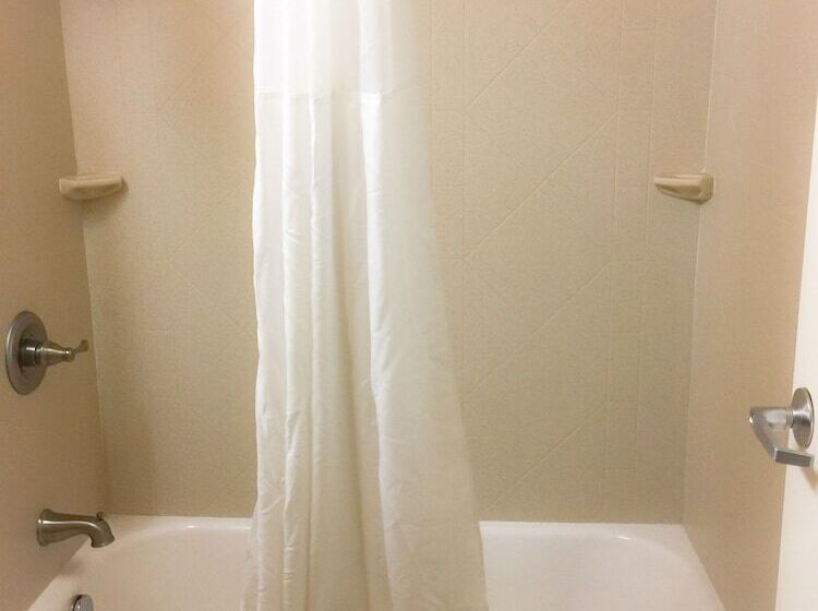 هتل Quality Inn & Suites