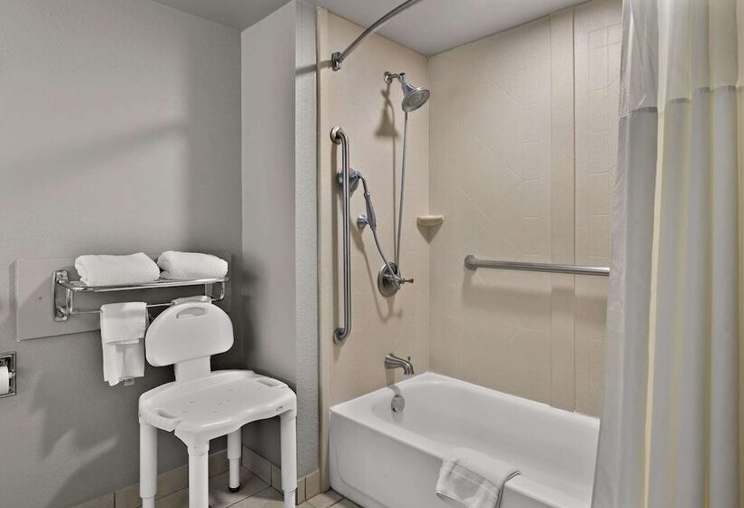 هتل Quality Inn & Suites