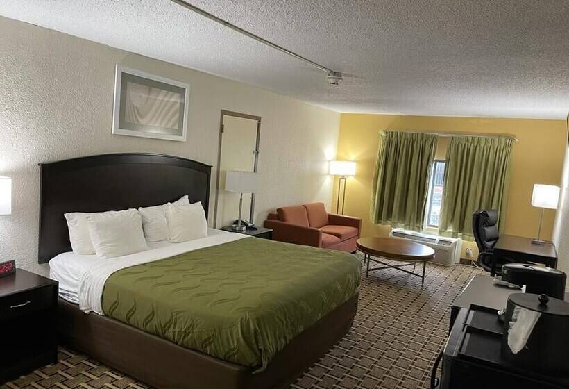 호텔 Quality Inn