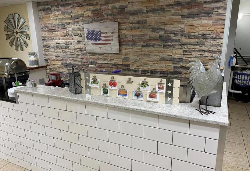 فندق Ramada By Wyndham Angola/fremont Area