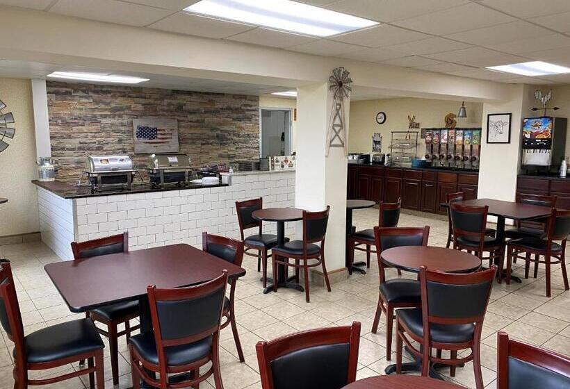 فندق Ramada By Wyndham Angola/fremont Area