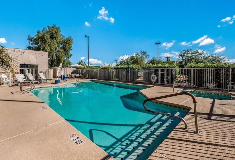 בית מלון כפרי Red Lion Inn & Suites Goodyear