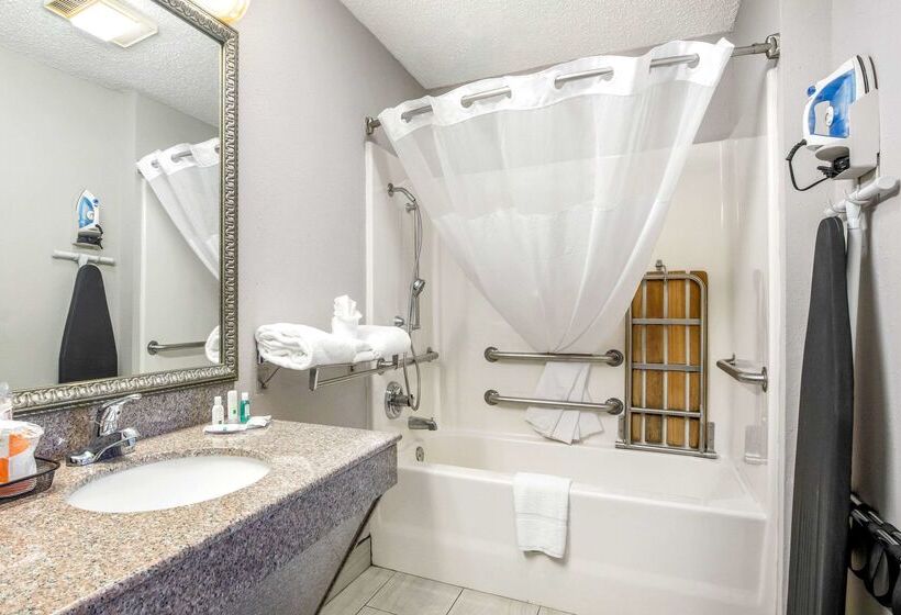 هتل Quality Inn & Suites