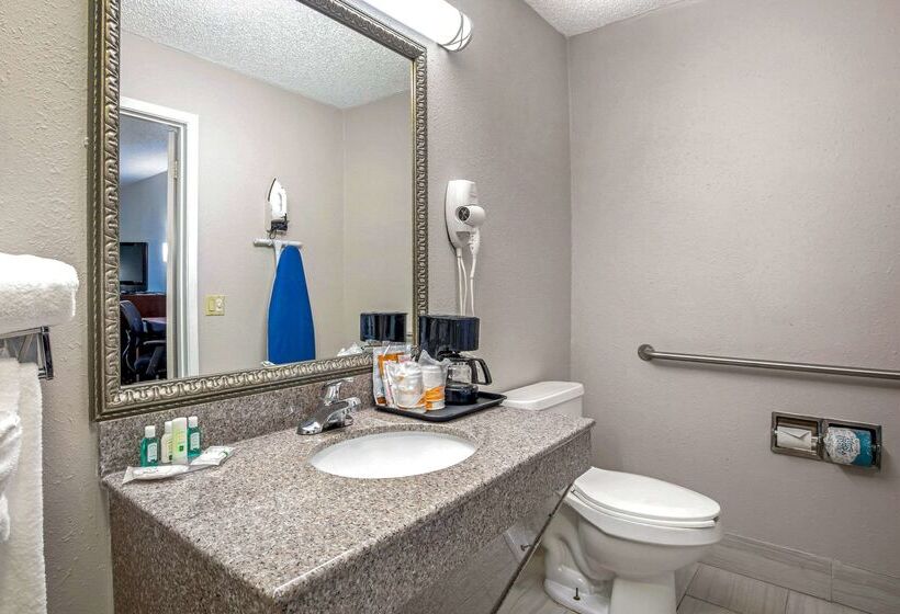 هتل Quality Inn & Suites