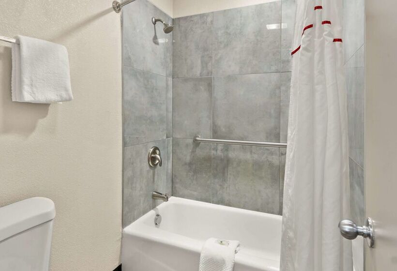 هتل Quality Inn & Suites