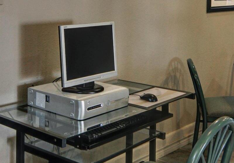 هتل Quality Inn & Suites