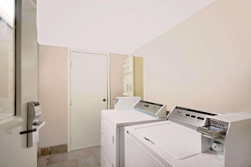 هتل Super 8 By Wyndham Hermitage Nashville