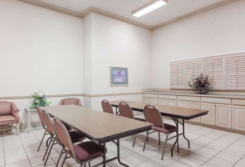 هتل Super 8 By Wyndham Jasper Tx