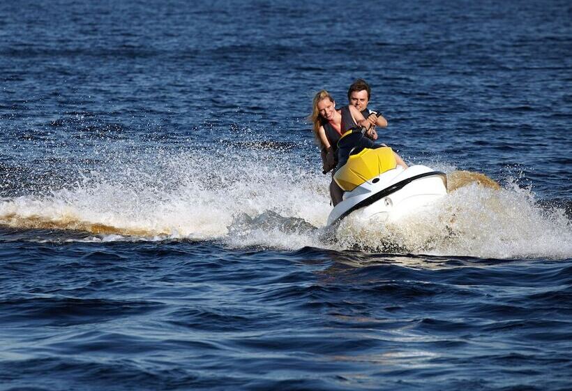 فندق Tides Folly Beach