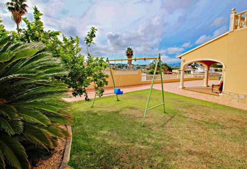 Angevic A Delightful Villa Located In The Town Of Moraira