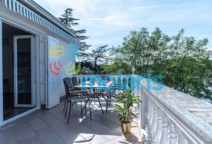 Apartment Bor
