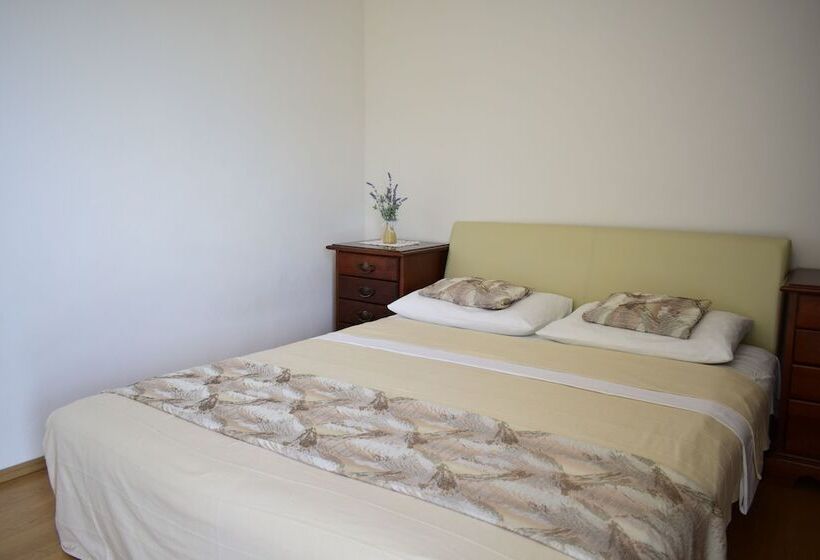 Apartment Bor