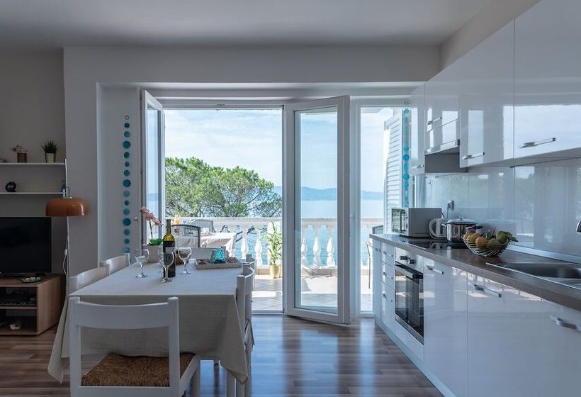 Apartment Bor