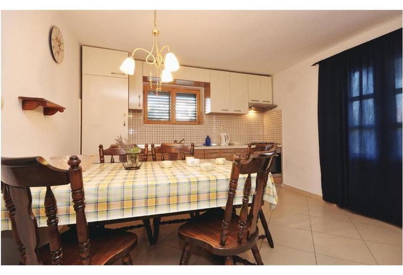 Amazing Apartment In Vodice With Kitchen